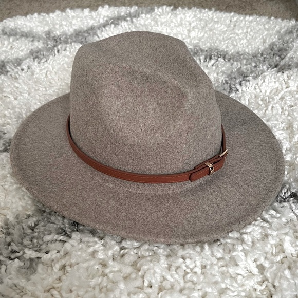 Chic Felt Hat - Picture 1 of 4